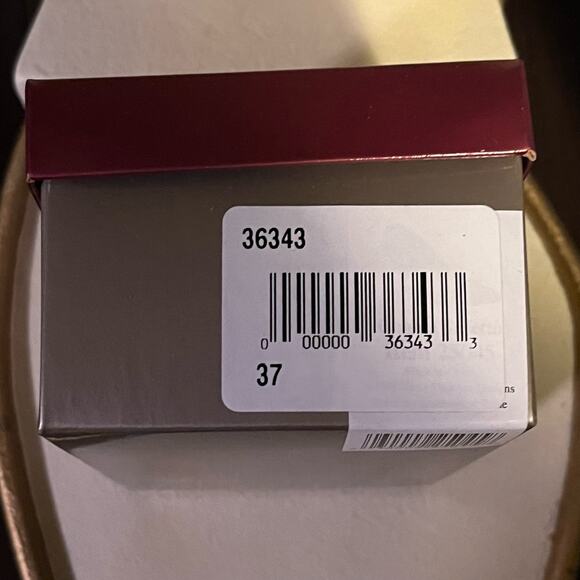 Just the Right Shoe Golden Stiletto - Picture 2 of 10